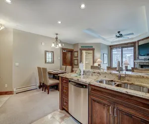 Photo 4 - True Ski-in/Ski-out Luxury Condo on Peak 7