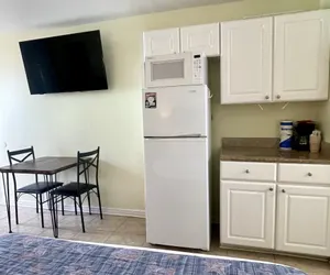 Photo 2 - Beachgate Condo Suites and Hotel 421