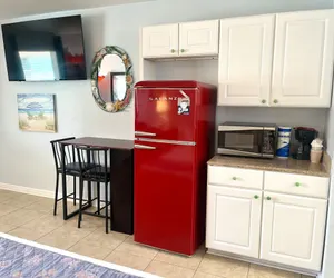 Photo 3 - Beachgate Condo Suites and Hotel 435