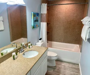 Photo 5 - Beachgate Condo Suites and Hotel 516+517b