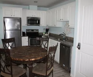 Photo 4 - Beachgate Condo Suites and Hotel 514