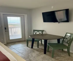 Photo 3 - Beachgate Condo Suites and Hotel 225