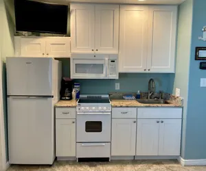 Photo 2 - Beachgate Condo Suites and Hotel 233