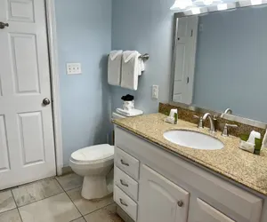 Photo 5 - Beachgate Condo Suites and Hotel 112