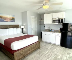 Photo 4 - Beachgate Condo Suites and Hotel 228+229