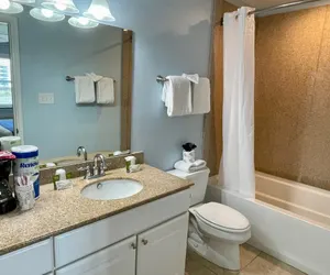 Photo 2 - Beachgate Condo Suites and Hotel 522a