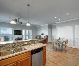 Photo 3 - Beachgate Condo Suites and Hotel 341