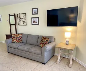 Photo 2 - Beachgate Condo Suites and Hotel 533