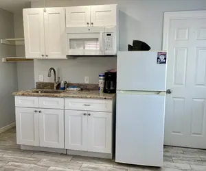 Photo 2 - Beachgate Condo Suites and Hotel 219