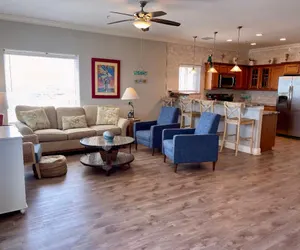 Photo 4 - Beachgate Condo Suites and Hotel 342