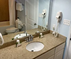 Photo 5 - Beachgate Condo Suites and Hotel 511 + 512b