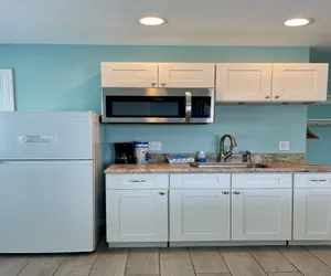 Photo 3 - Beachgate Condo Suites and Hotel 222+223