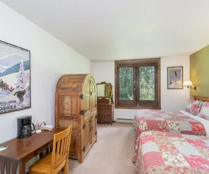 Photo 3 - Manitou Lodge 3