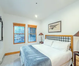 Photo 5 - Bear Creek Lodge 211