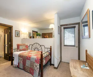 Photo 4 - Manitou Lodge 4