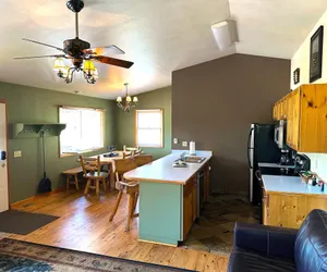 Photo 5 - Lazy R Cottages: 14
