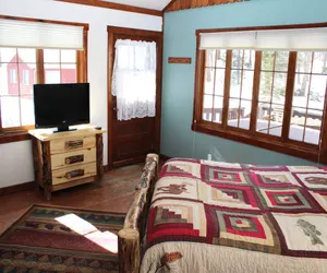 Photo 2 - Fawn Valley Inn: 157