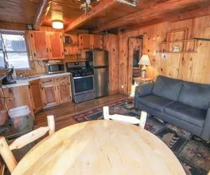 Photo 3 - Lazy R Cottages: 3