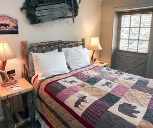 Photo 4 - Fawn Valley Inn: 105