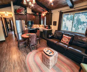 Photo 4 - Fawn Valley Inn: 269