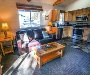 Photo 3 - Fawn Valley Inn: 271