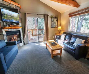 Photo 2 - Fawn Valley Inn: 271