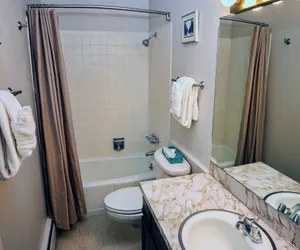 Photo 5 - Fawn Valley Inn: 282