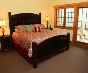 Photo 5 - Seven Springs 4 Bedrooms Premium Townhome, Ski In/Ski out, great for families