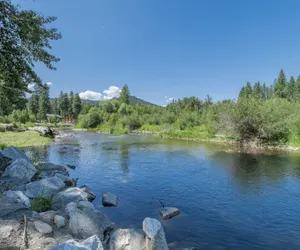 Photo 2 - Riverwood Lodge