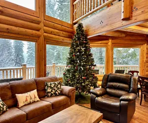 Photo 2 - Bearfoot Chalet