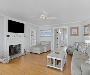 Photo 3 - Harolds House