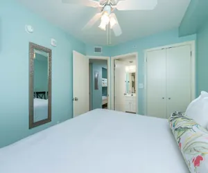 Photo 3 - Phoenix All Suites Hotel 704