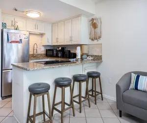 Photo 2 - Island Winds West 777