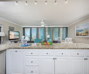 Photo 5 - Island Winds West 470