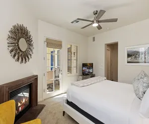 Photo 4 - (L44) Newly Renovated! Luxury 2-Story Spanish Townhome, Poolside