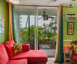 Photo 2 - OUTSTANDING OCEANFRONT STUDIO - KONA ISLANDER INN CONDOS