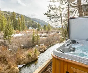 Photo 2 - 8201 Mill Creek - Private Hot Tub!