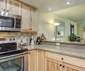 Photo 2 - Bridge End 1 Bedroom + Den Condo #208