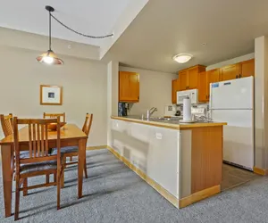 Photo 2 - Passage Point 1 Bedroom Condo #618