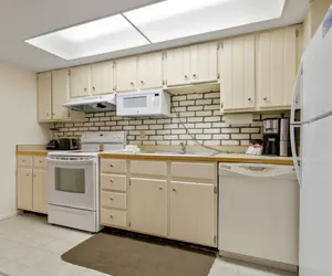 Photo 2 - Ten Mile Haus 1 Bedroom Condo #B8