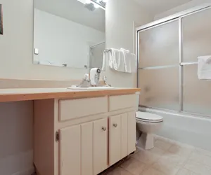 Photo 4 - Ten Mile Haus 1 Bedroom Condo #B8