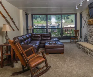 Photo 5 - Mountain Plaza 1 Bedroom Condo #404