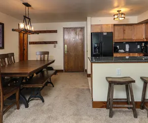 Photo 2 - Mountain Plaza 1 Bedroom Condo #404