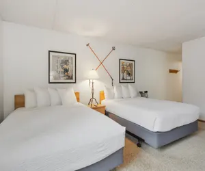 Photo 2 - Village Square Hotel Style Room with 2 Beds  #435