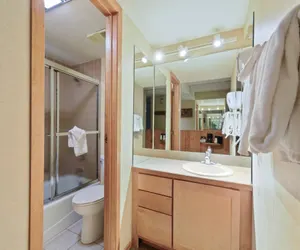Photo 4 - Village Square Hotel Style Room with 1 Bed  #534