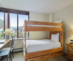 Photo 2 - Village Square Hotel Style Room with 1 Bed  #534