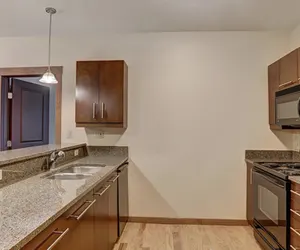 Photo 4 - Cirque 2 Bedroom Condo #104