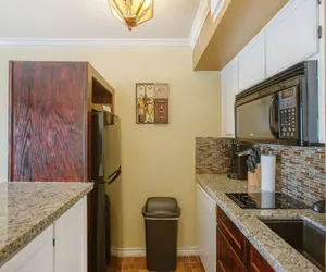 Photo 5 - Sunshine Overtime - Serene Condo With Beach Views