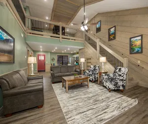 Photo 2 - Smoky Pines Chalet