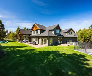 Photo 4 - Family-Friendly Dara Oaks Home with Private Hot Tub and BBQ on the Deck